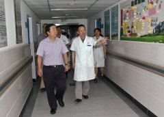 2013年市医管局边宝生副局长来我院检查并调研